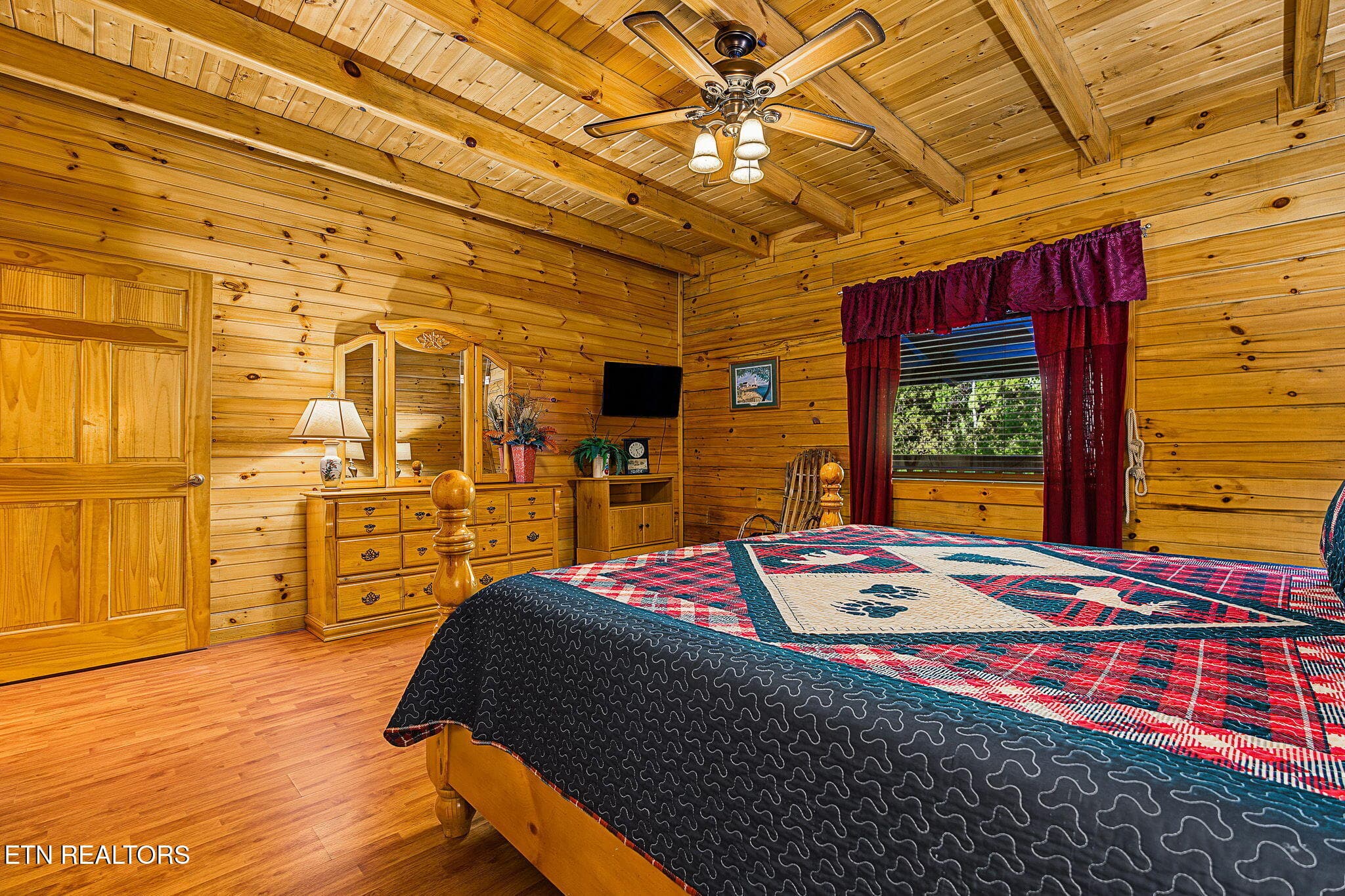 32-web-or-mls-817-boone-acres-ln - 817 Boone Acres Lane, Pigeon Forge, TN 37863