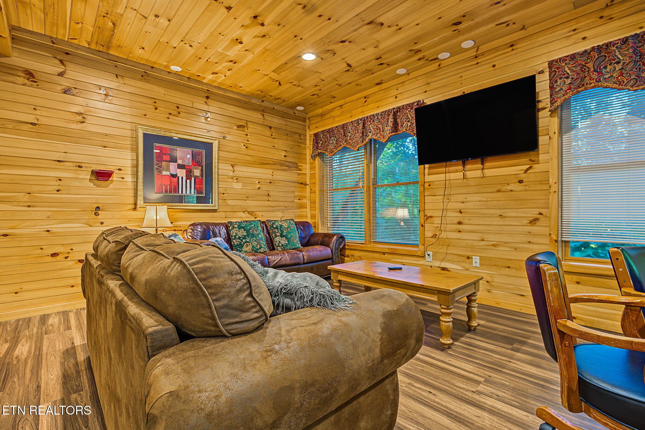9-web-or-mls-817-boone-acres-ln - 817 Boone Acres Lane, Pigeon Forge, TN 37863