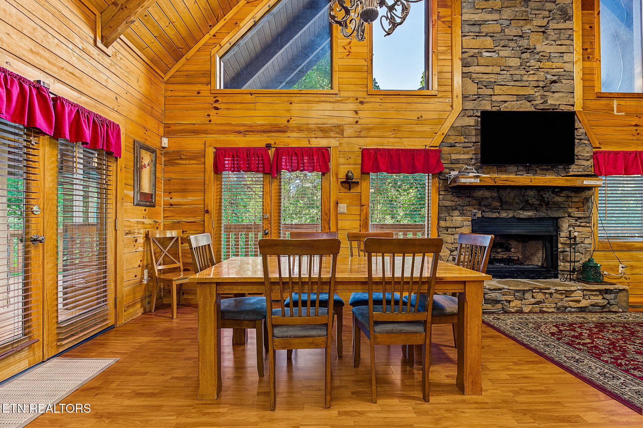 23-web-or-mls-817-boone-acres-ln - 817 Boone Acres Lane, Pigeon Forge, TN 37863