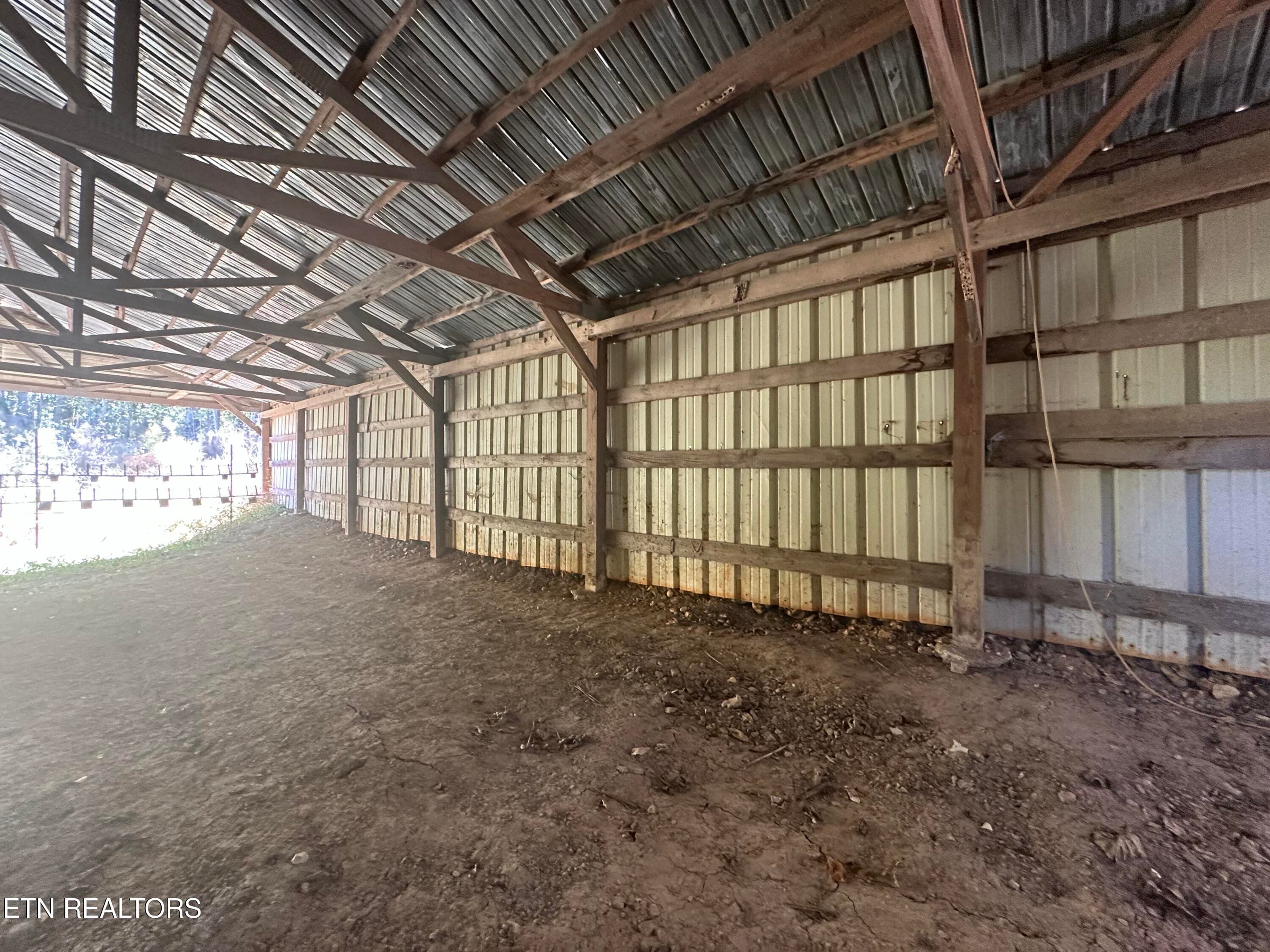 INSIDE 4 OF USE 1 - 10ac Bob Dennings Rd, Allons, TN 38541
