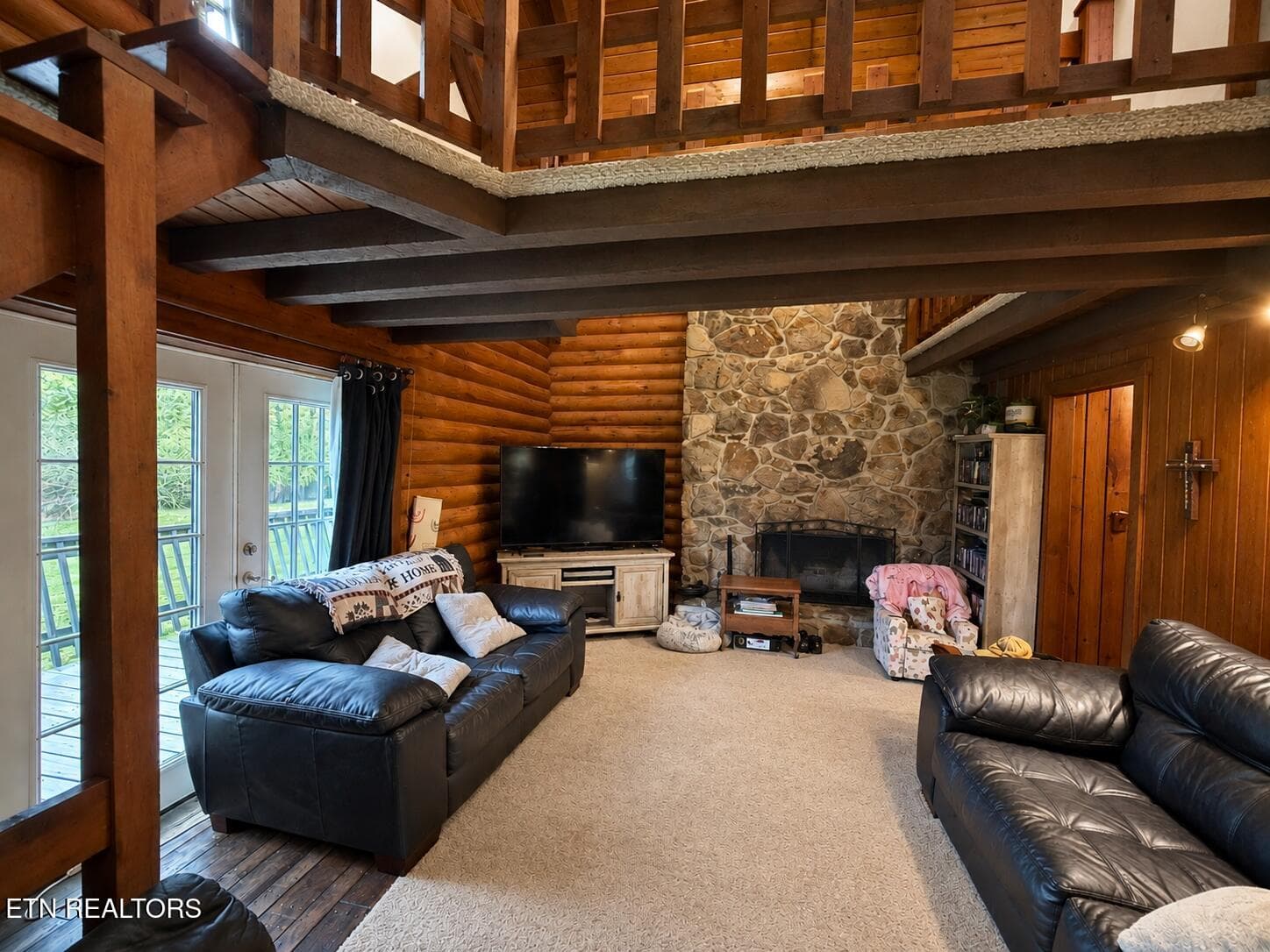 Cozy Rustic Cabin Living Room - 215 Grave Hill Rd, Oneida, TN 37841