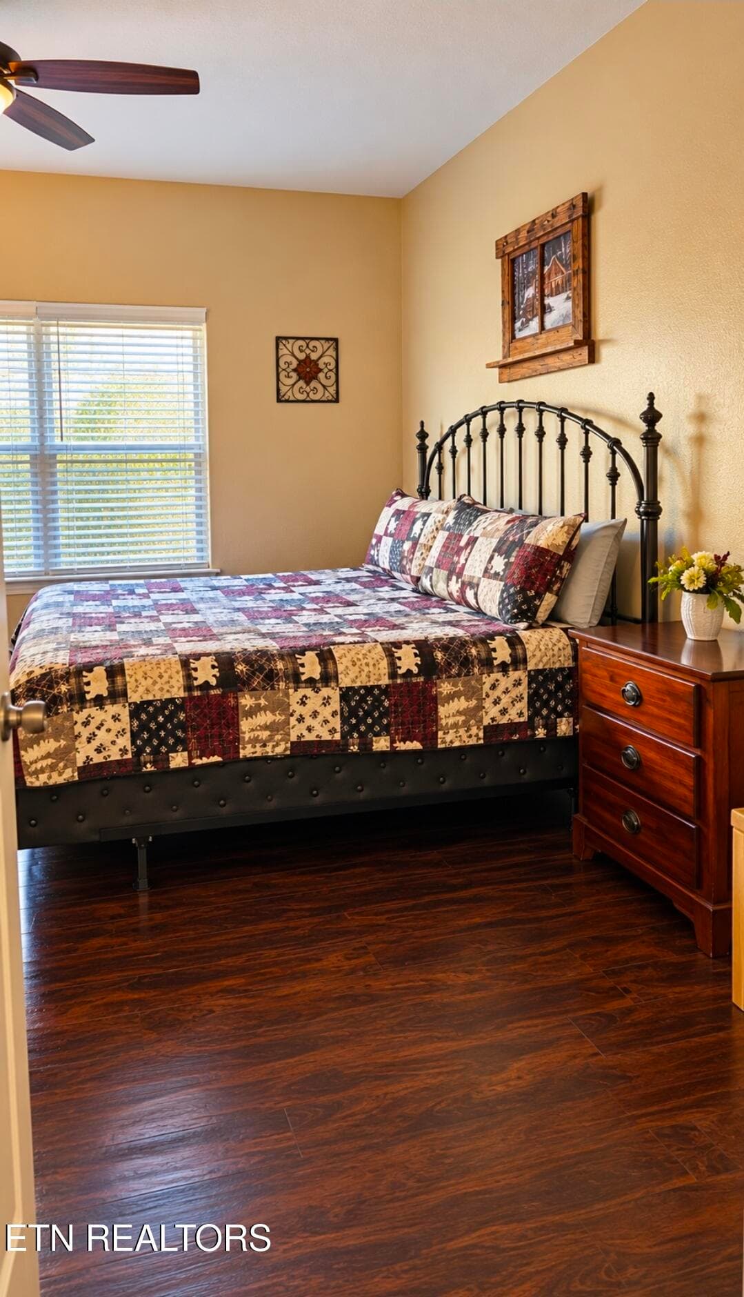 Cozy bedrooms - 124 Plaza Drive UNIT 5301, Pigeon Forge, TN 37863