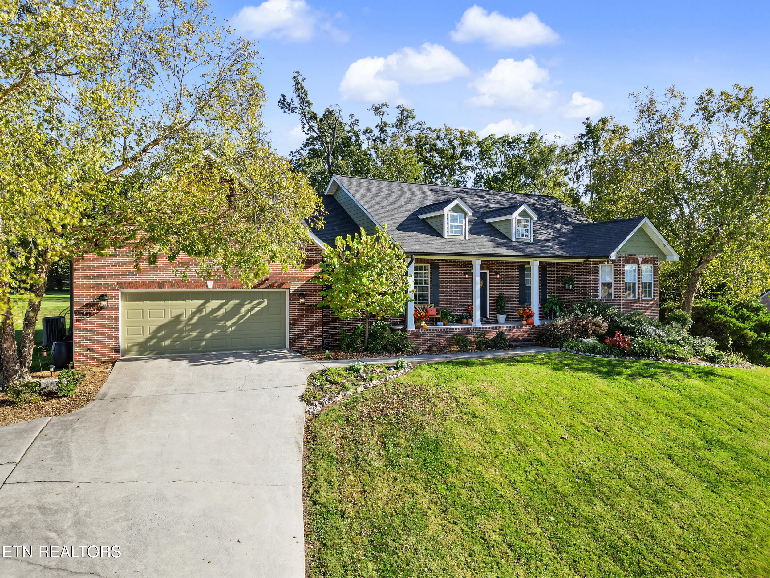Front house 2 - 1420 Foxfire Circle, Seymour, TN 37865