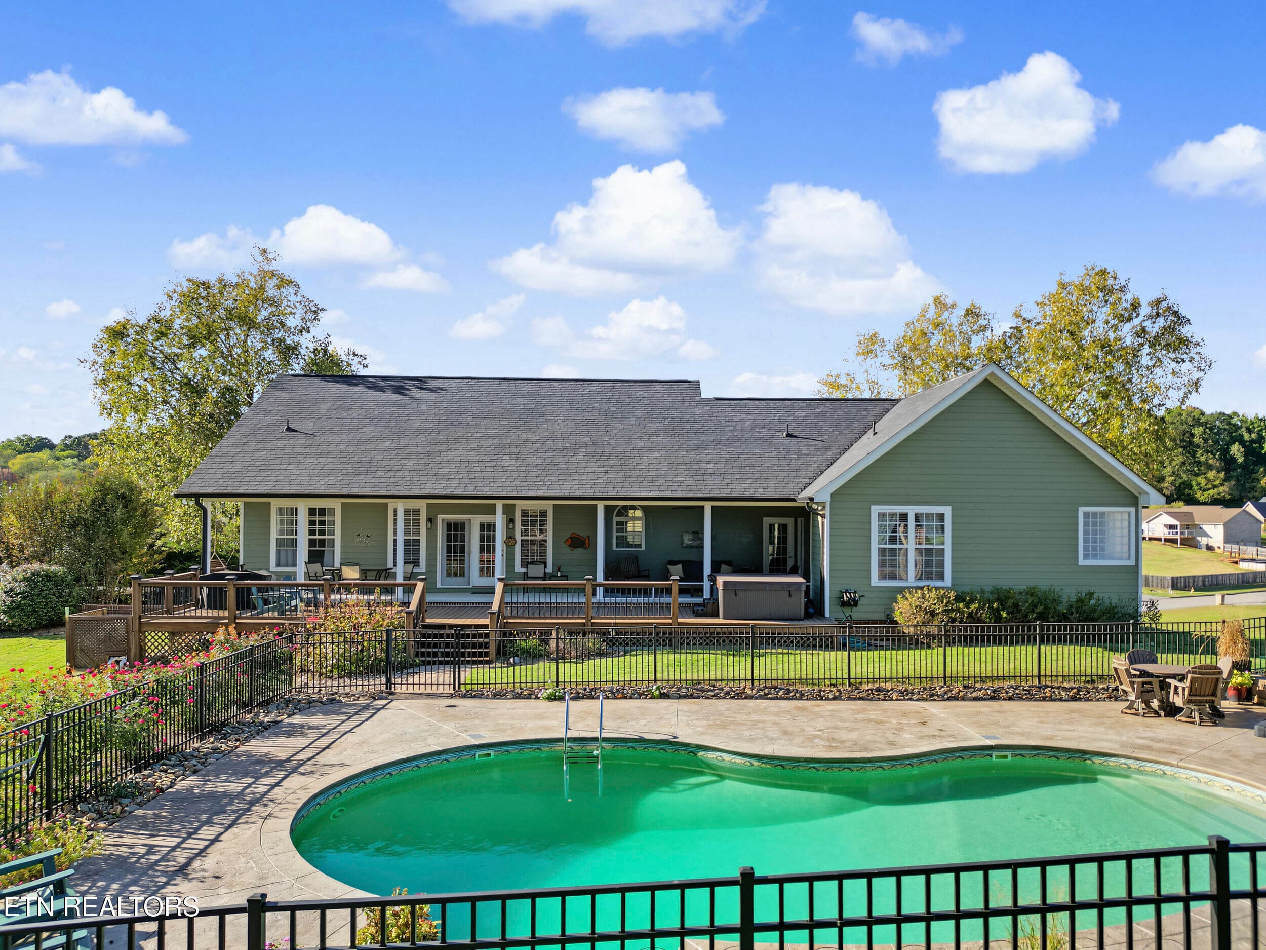 Back of house - 1420 Foxfire Circle, Seymour, TN 37865