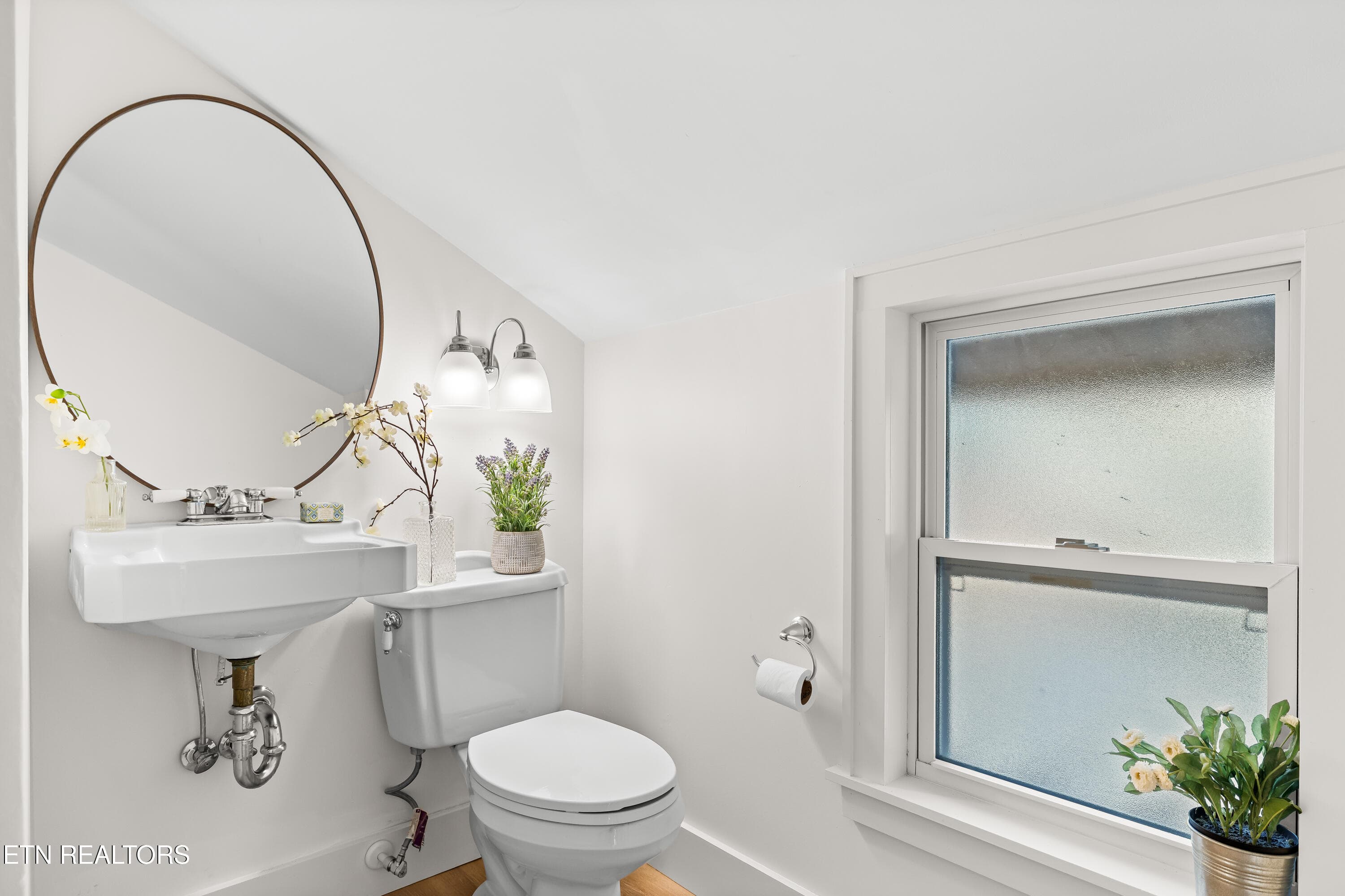Half Bath - 4610 Green Rd, Maryville, TN 37804