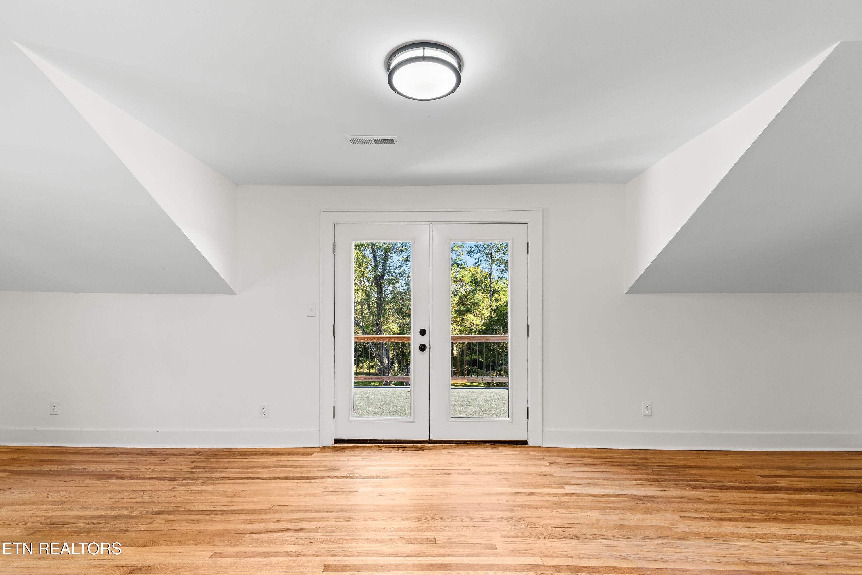 Bonus Room - 4610 Green Rd, Maryville, TN 37804