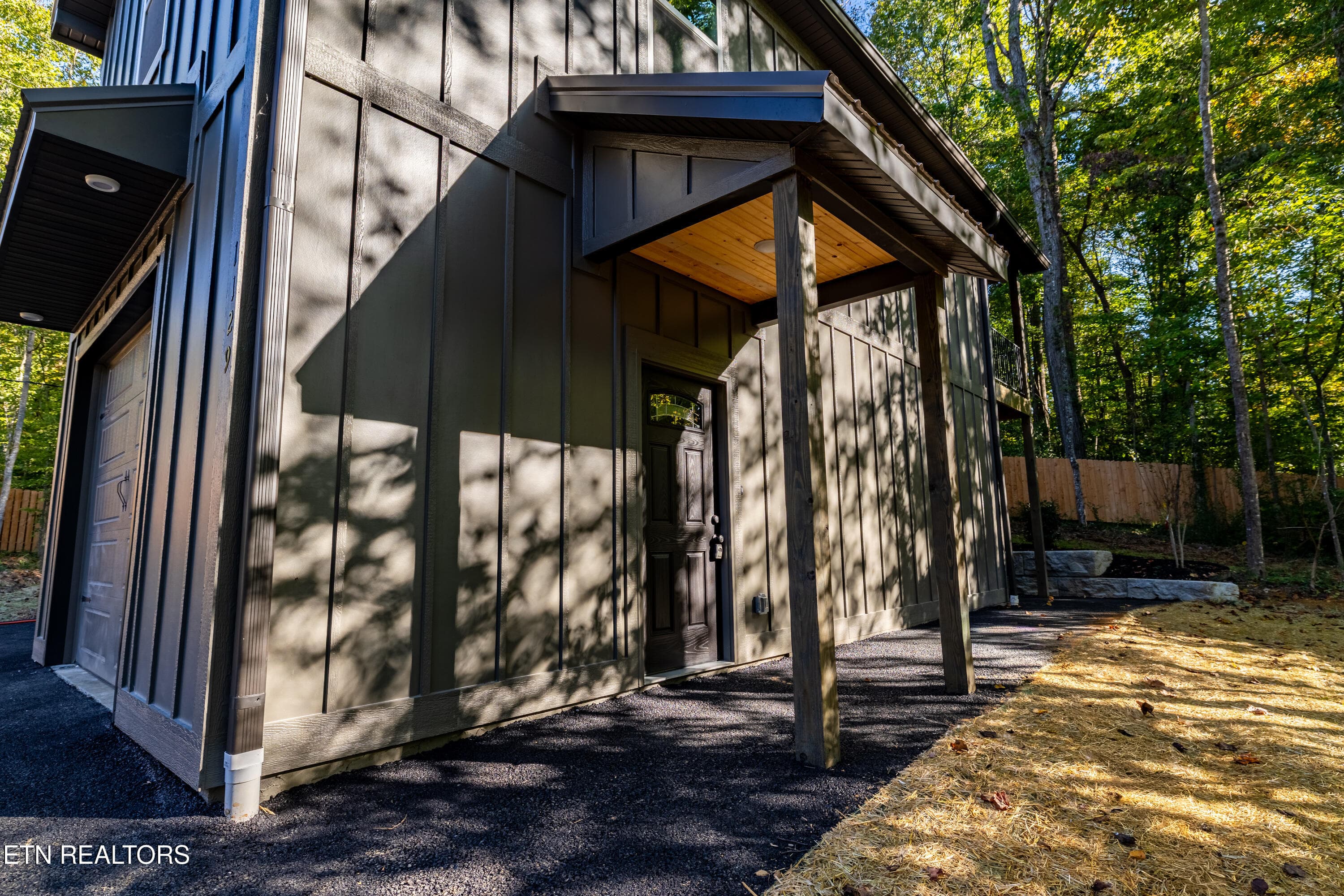 Covered front door - 1129 Chris Wood Drive, Seymour, TN 37865