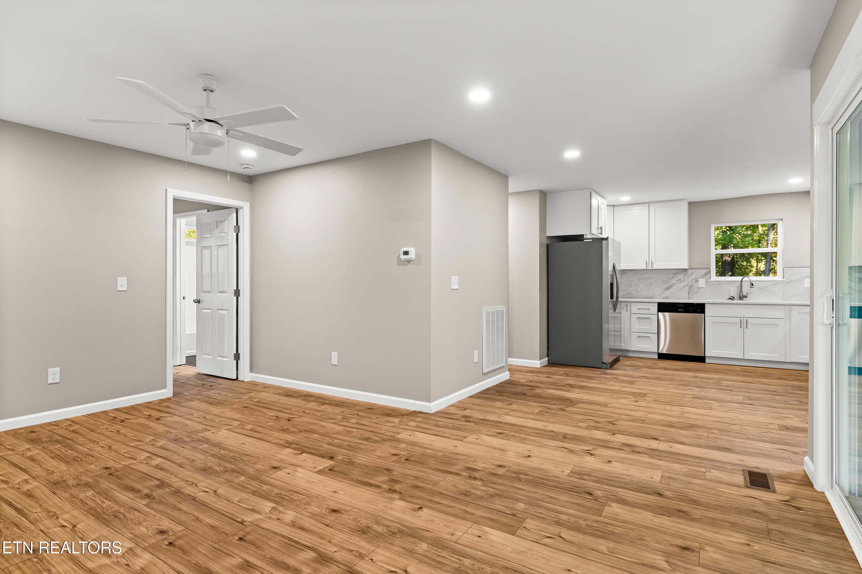 Living room - 1129 Chris Wood Drive, Seymour, TN 37865