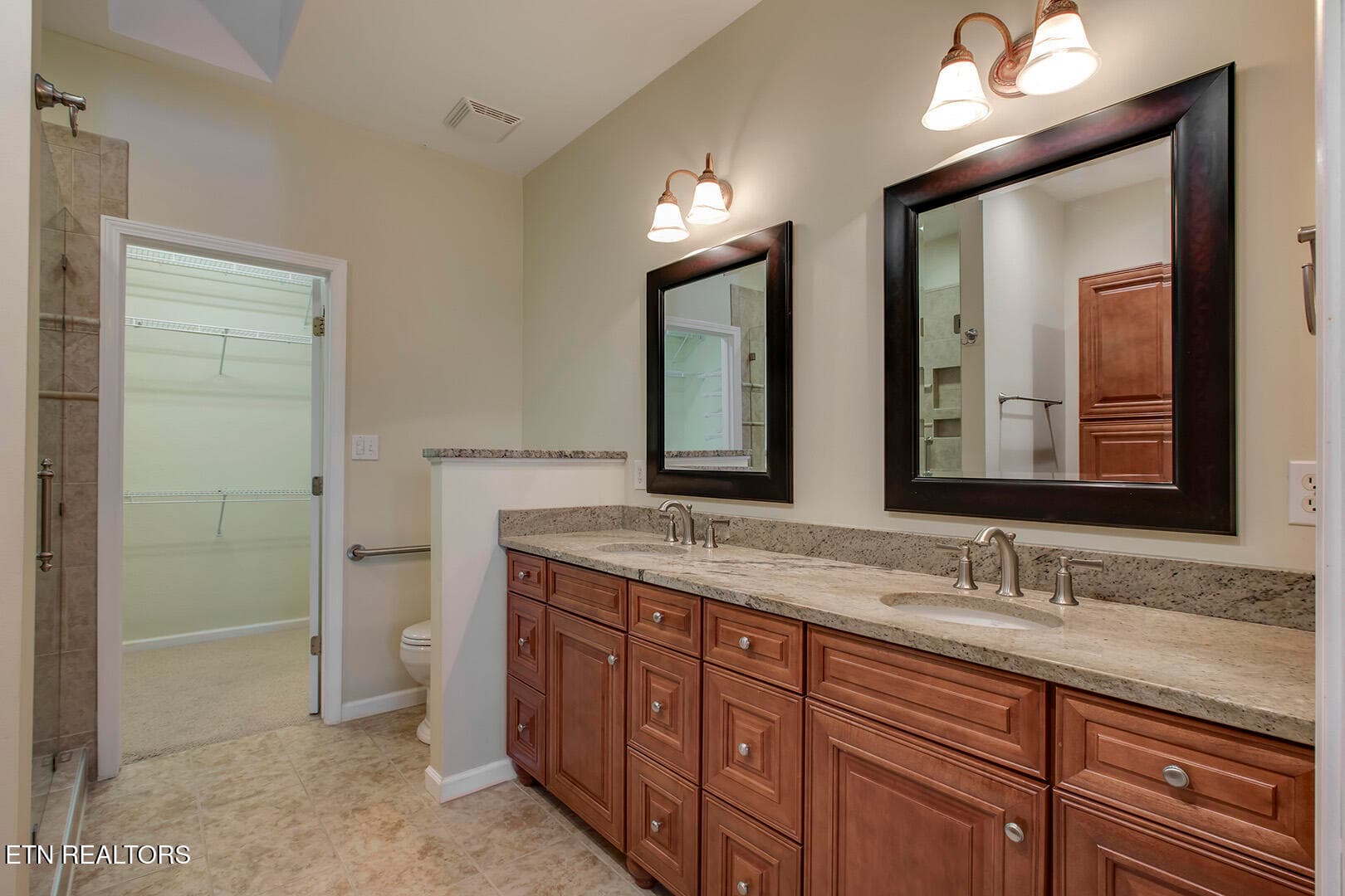 41_231 Tanasi Lagoon Drive_MasterBath01 - 231 Tanasi Lagoon Drive, Loudon, TN 37774