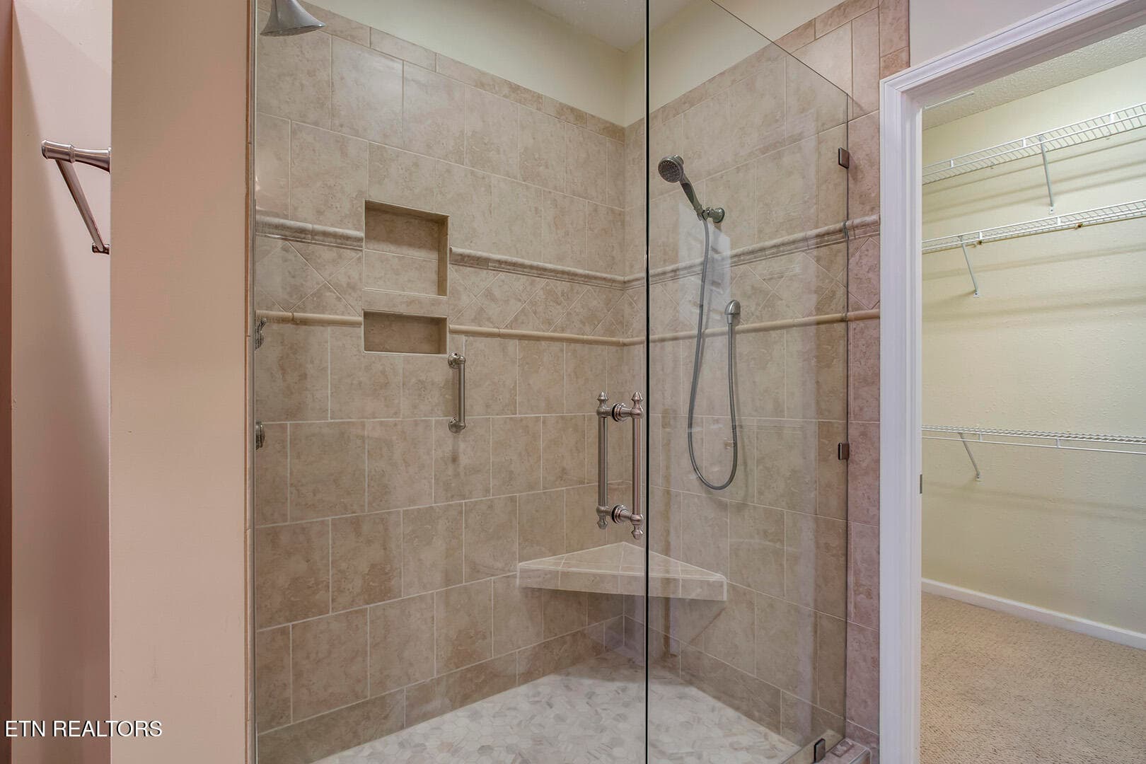 42_231 Tanasi Lagoon Drive_MasterBath02 - 231 Tanasi Lagoon Drive, Loudon, TN 37774
