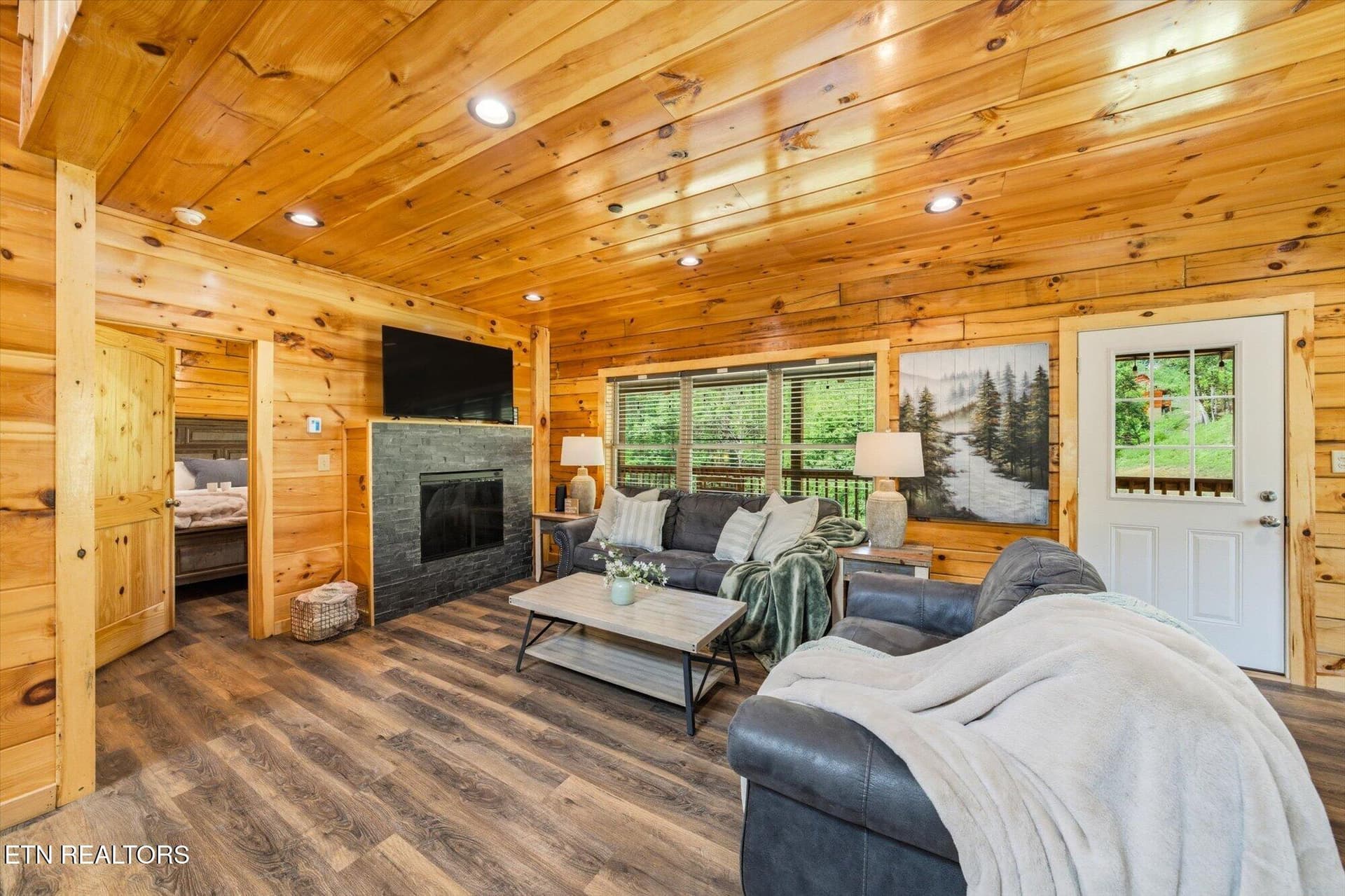 16 - 2933 Fiddlers Creek Way, Pigeon Forge, TN 37863