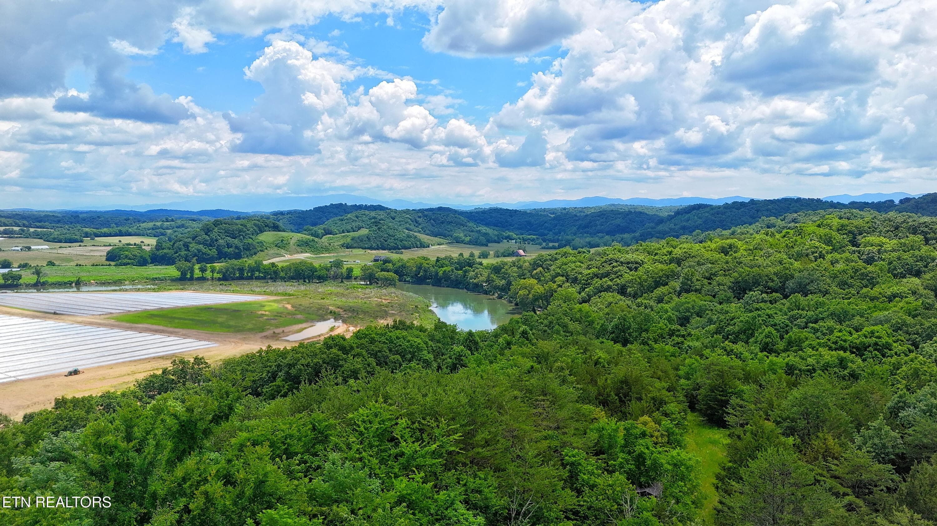 STEPP ROAD RIVER BEND DRONE PHOTO - 2201 Stepp Rd, Bybee, TN 37713