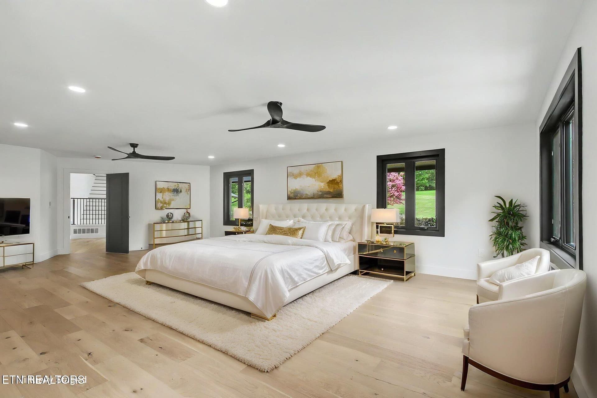 Virtual staged - 5216 Hickory Hollow Rd 1, Knoxville, TN 37919