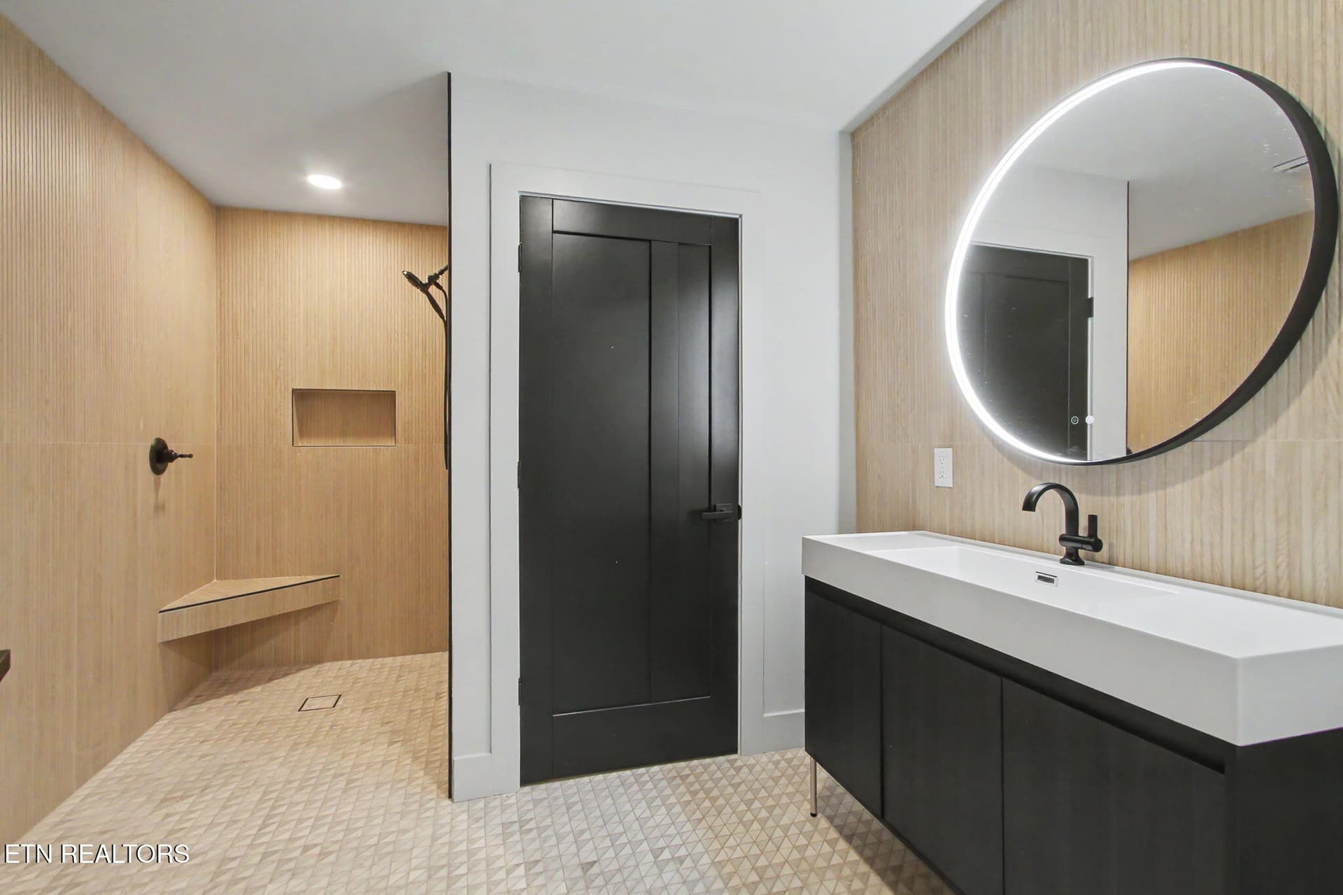 Wet Room - 5216 Hickory Hollow Rd 1, Knoxville, TN 37919