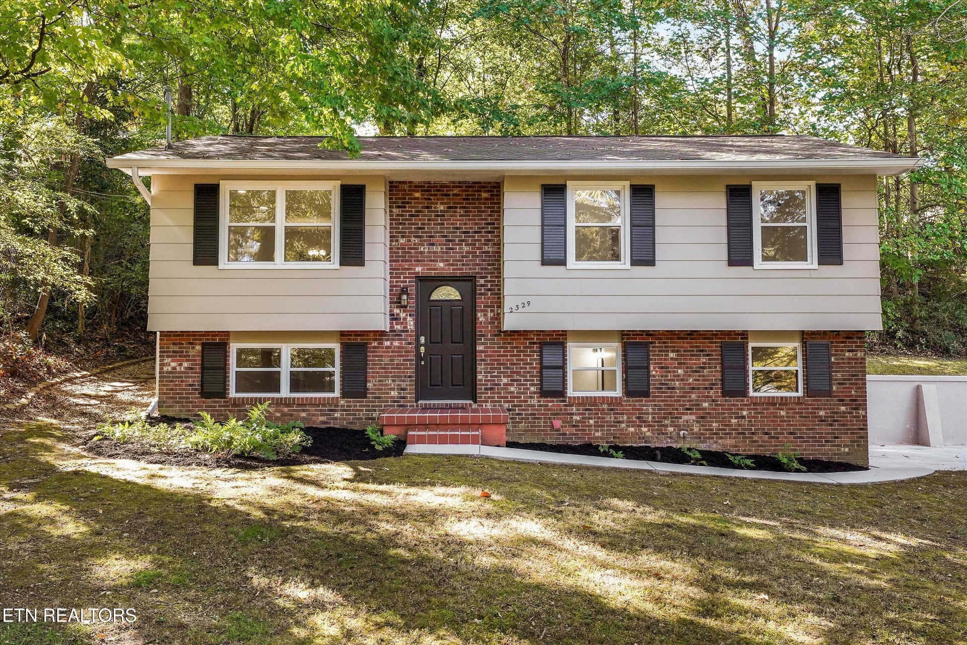 2329 Roundtree Rd, Knoxville, TN 37923