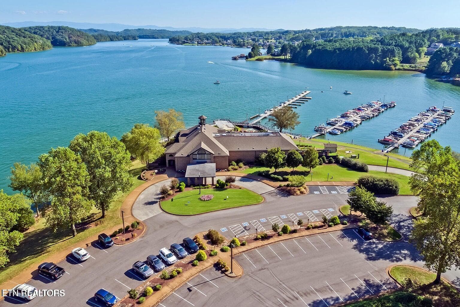 TV Yacht Club - 116 Kawonu Lane, Loudon, TN 37774
