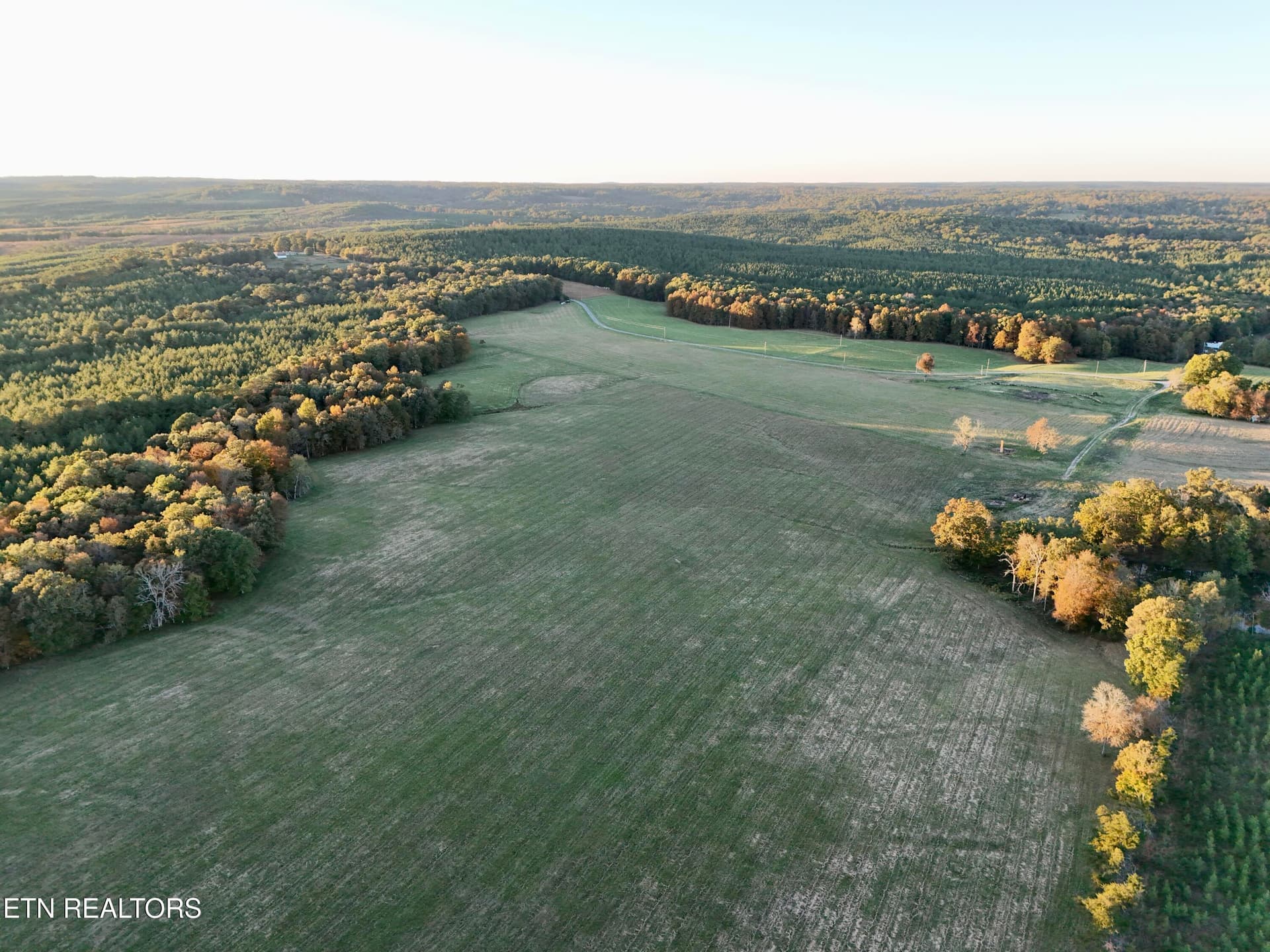 Poke Patch Rd, Crossville, TN 38572