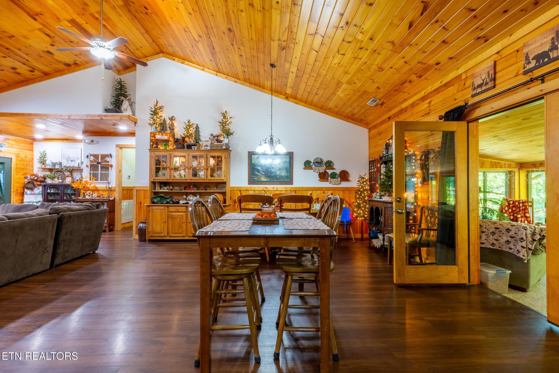 Open Living & Dining - 1668 Deerwood Rd, Newport, TN 37821