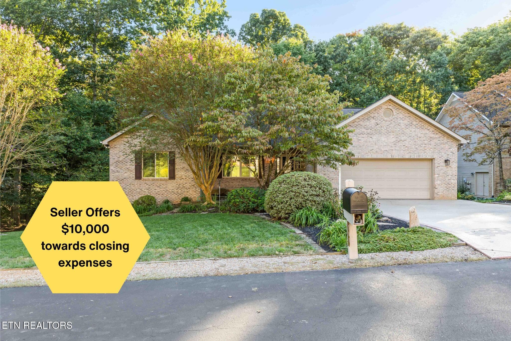 Welcome home! - 508 Skiatook Court, Loudon, TN 37774