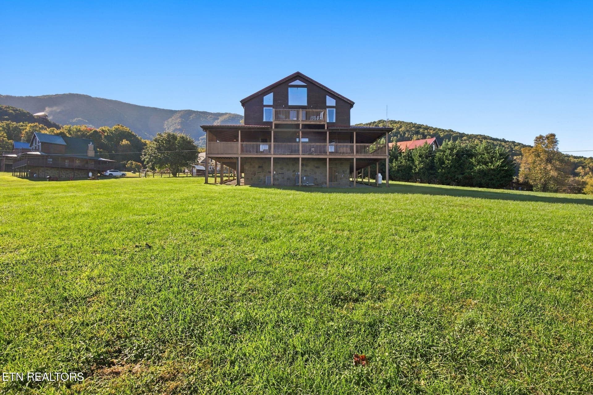 5-web-or-mls-DZ3A5730 - 3213 Grinders Way, Sevierville, TN 37862