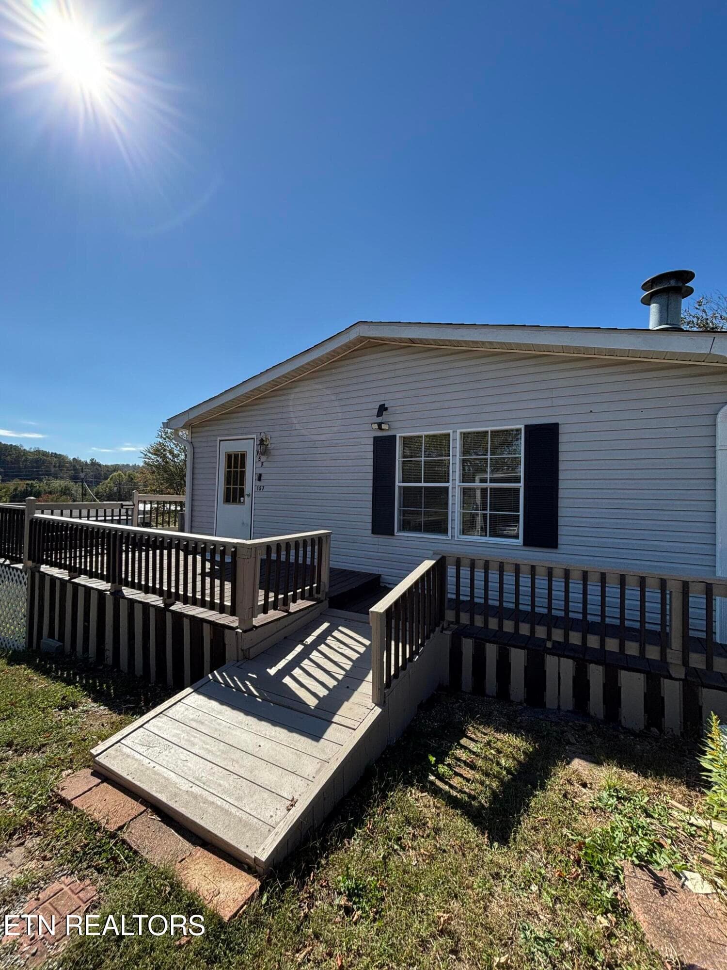 157 Russell Acres, Speedwell, TN 37870