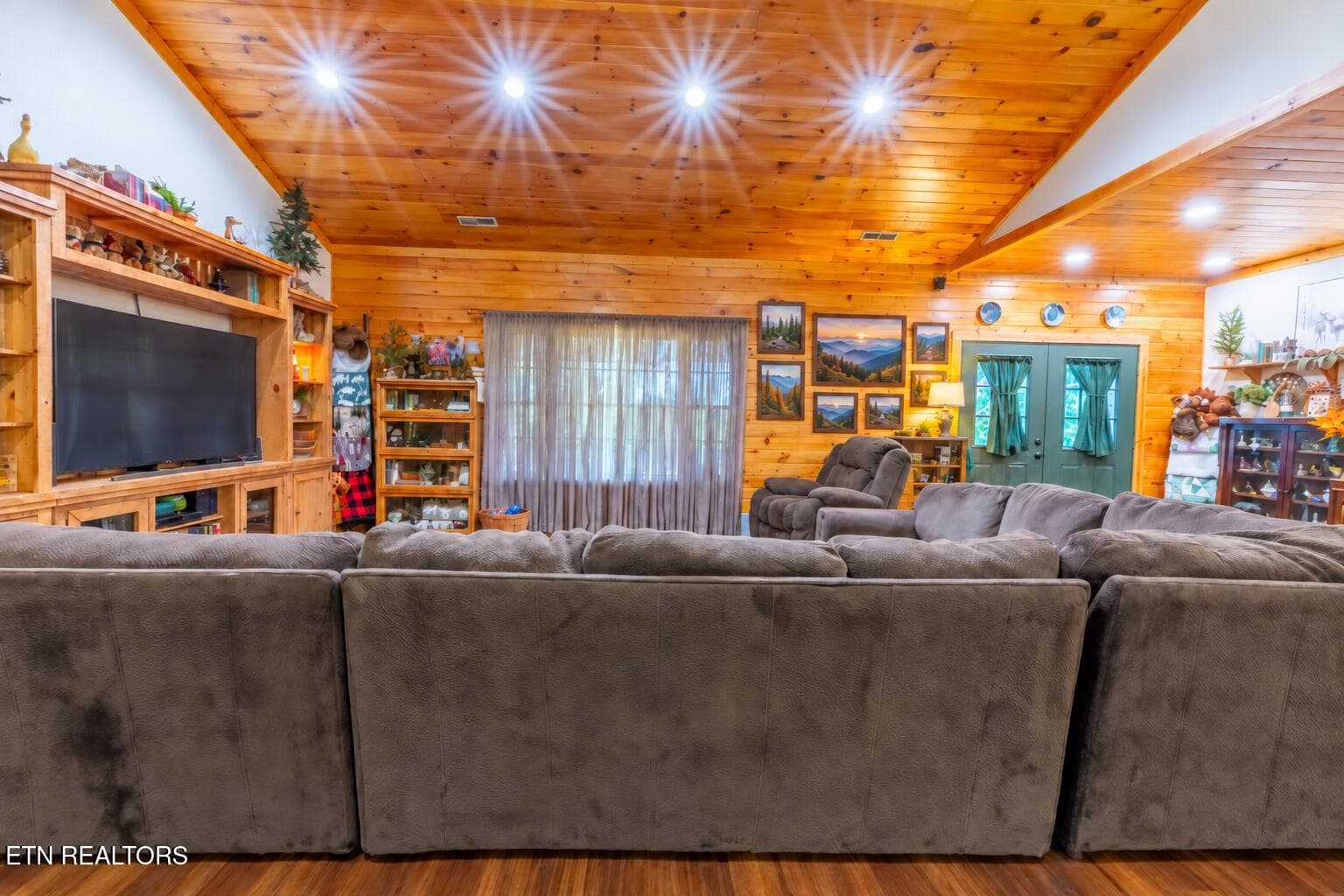 Great Room - 1668 Deerwood Rd, Newport, TN 37821