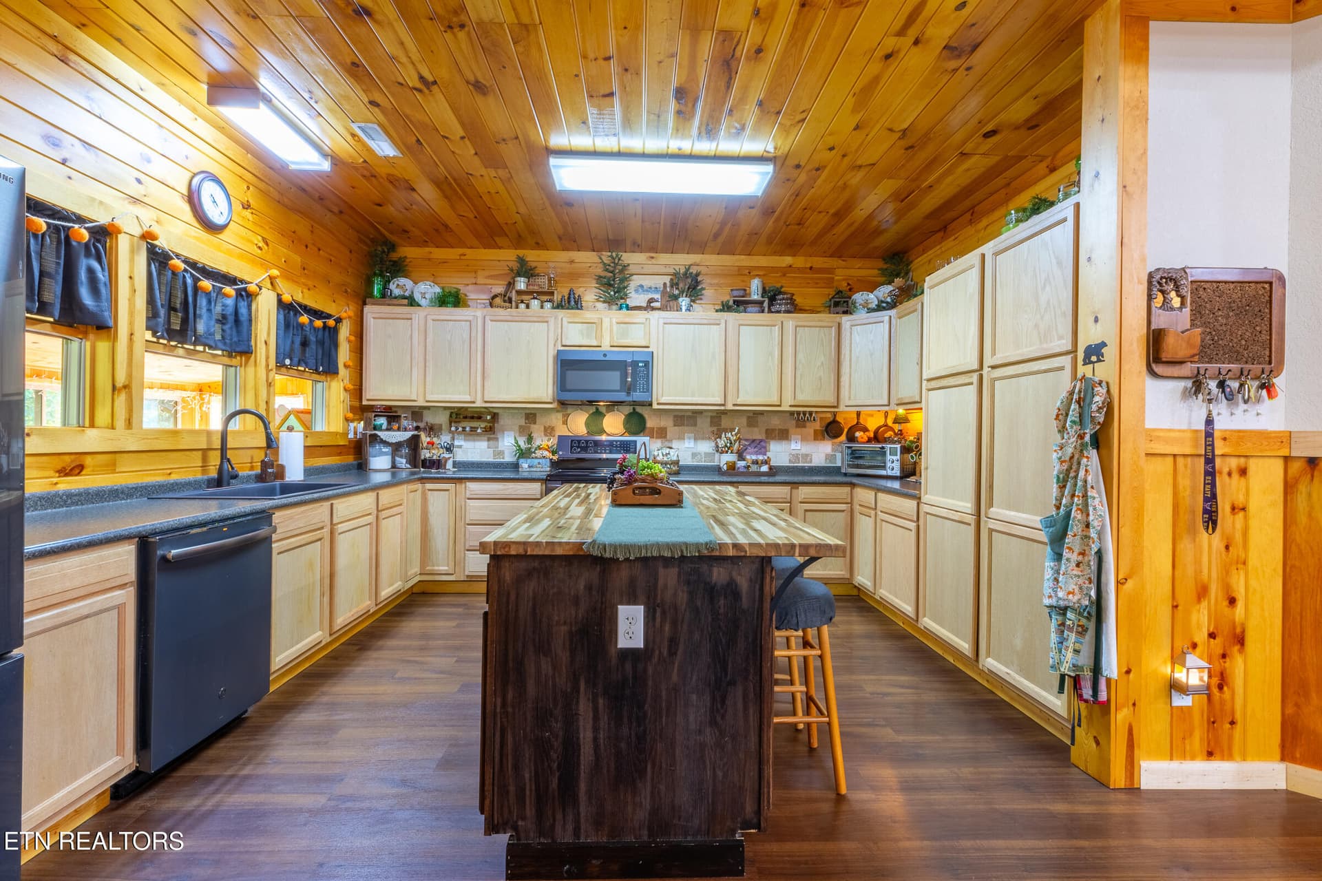 Kitchen - 1668 Deerwood Rd, Newport, TN 37821