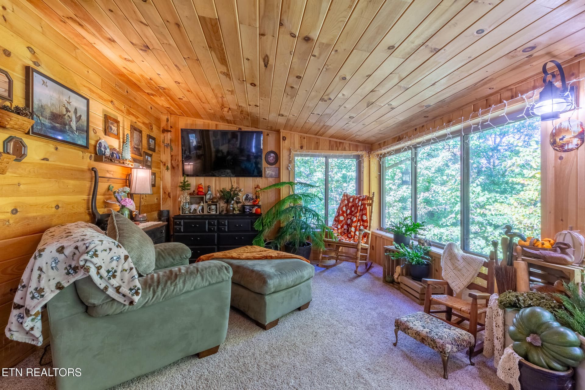 Sunroom / Flex Space - 1668 Deerwood Rd, Newport, TN 37821