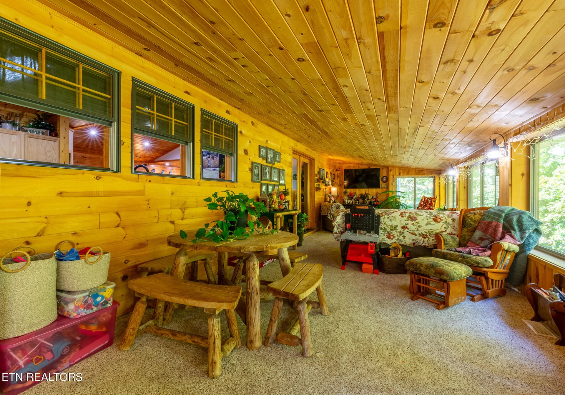 Sunroom - 1668 Deerwood Rd, Newport, TN 37821