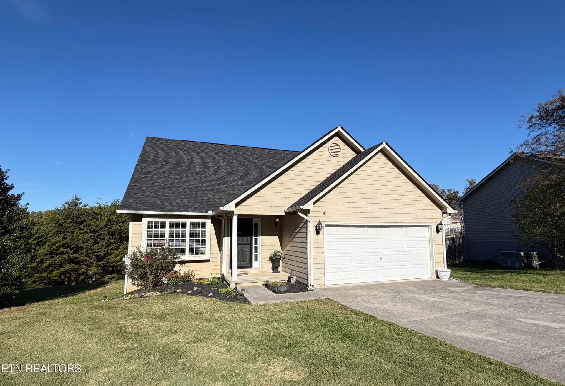 8435 Gardenside Lane, Powell, TN 37849