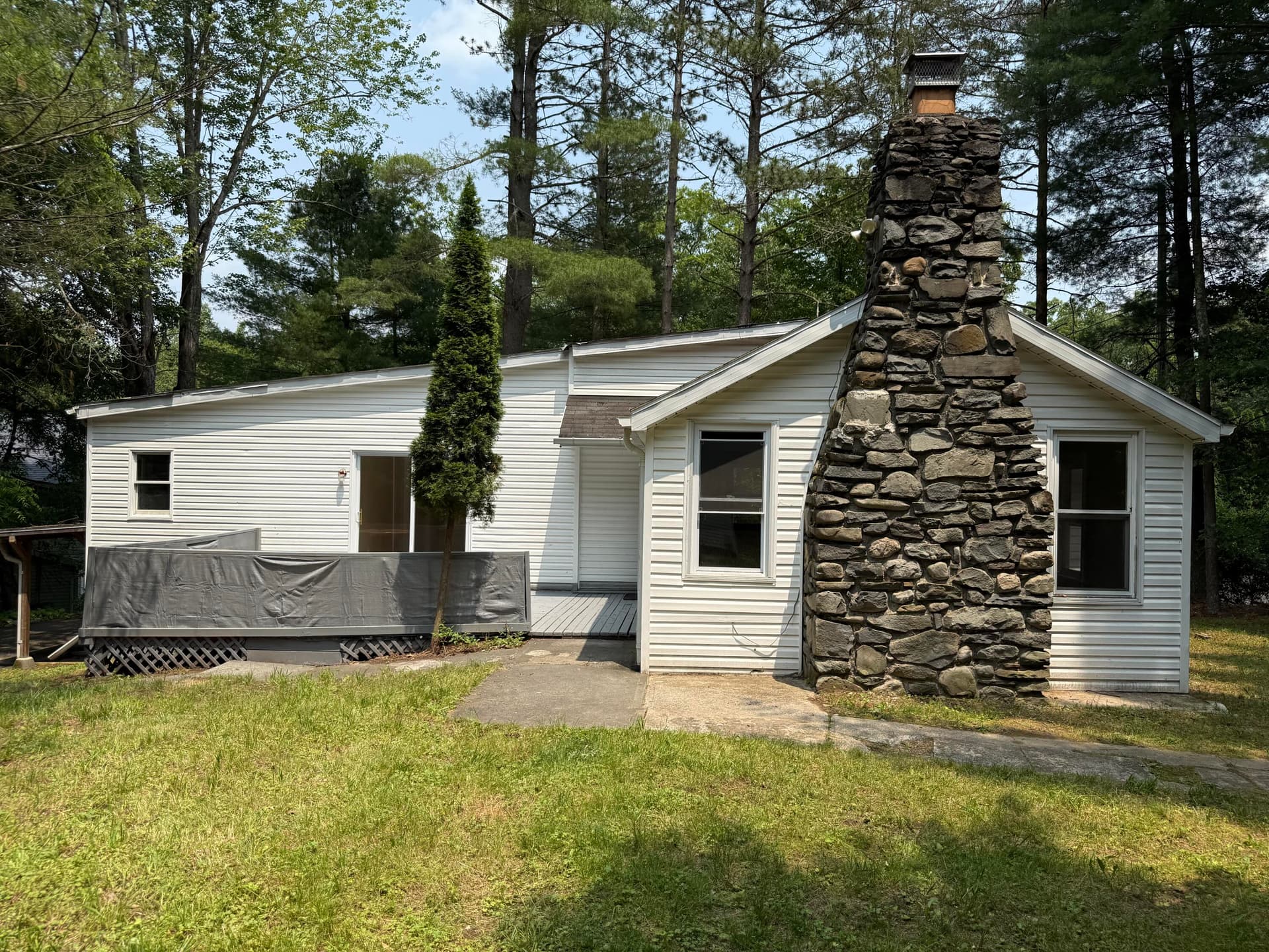 6308 Deer Drive S, East Stroudsburg, PA 18302