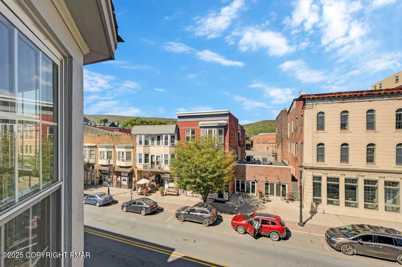 126-128 E Broad St 48 - 3rd Floor Large - 126-128 E Broad Street, Tamaqua, PA 18252, Tamaqua