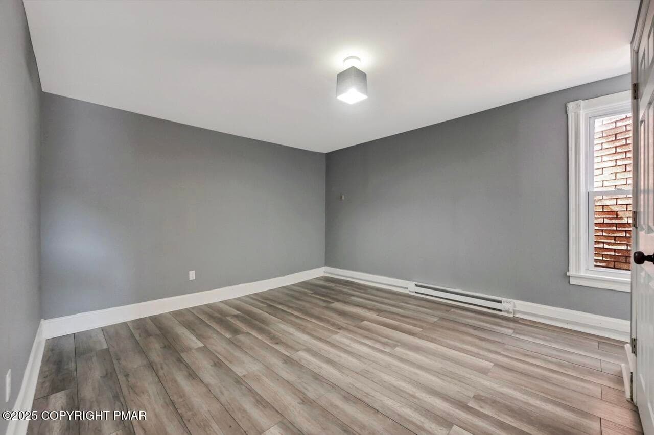 126-128 E Broad St 57 - 3rd Floor Large - 126-128 E Broad Street, Tamaqua, PA 18252, Tamaqua