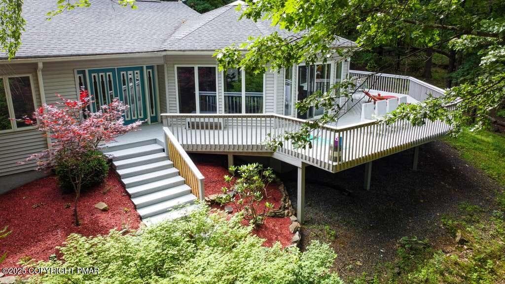 23 Sleepy Hollow Lane, East Stroudsburg, PA 18302
