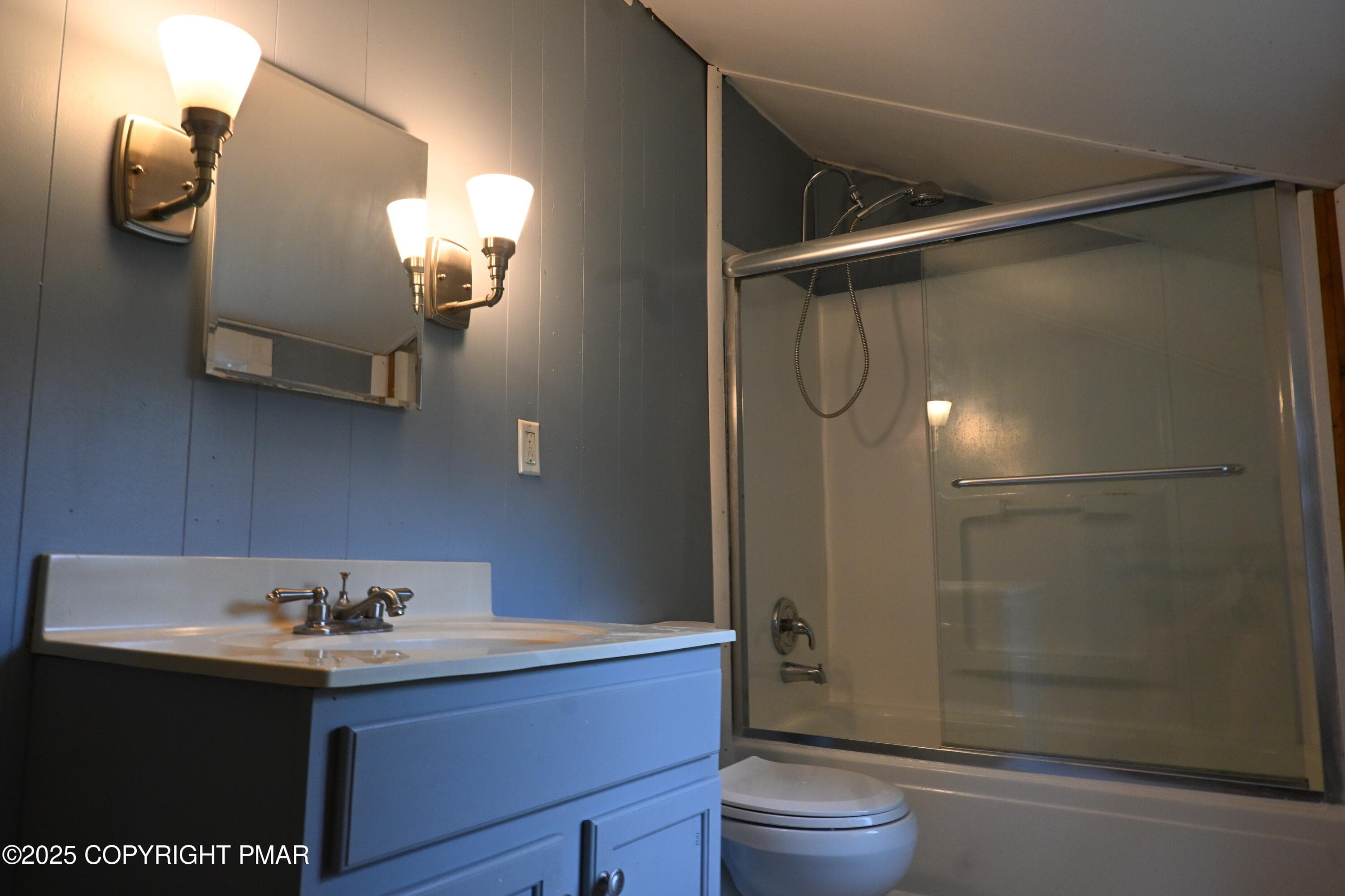 Primary Bathroom - 2215 Pennsylvania Avenue, Martins Creek, PA 18063, Martins Creek