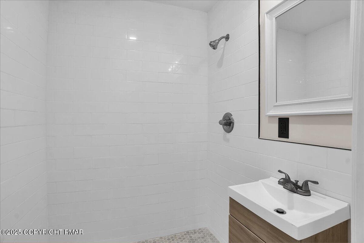 39-A7405102 - 243 White Pine Drive, Pocono Lake, PA 18347, Pocono Lake