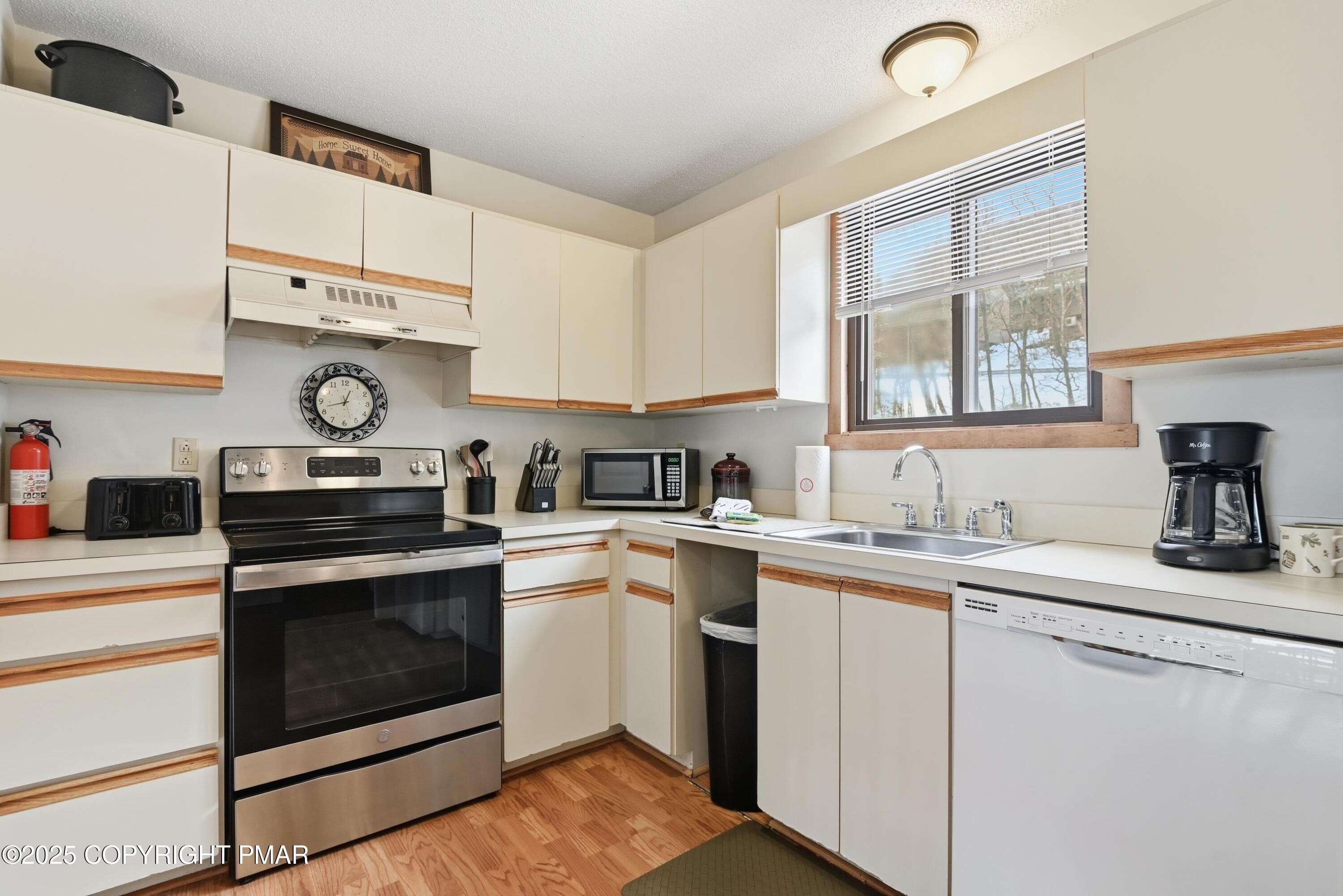 7sze7pi7hb - 227 Cross Country Lane, Tannersville, PA 18372, Tannersville