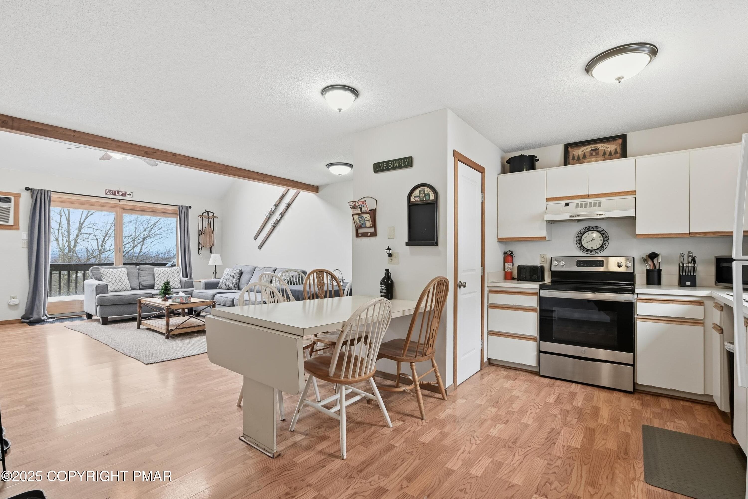 fis5btz040 - 227 Cross Country Lane, Tannersville, PA 18372, Tannersville