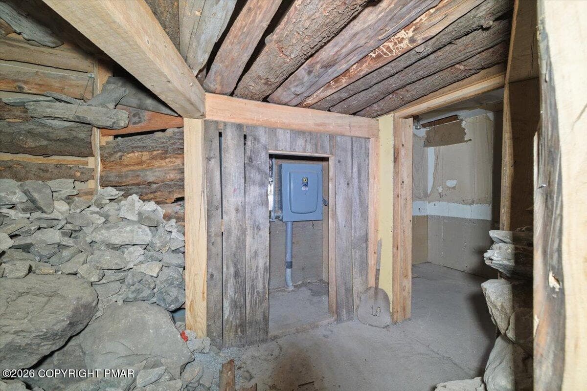086-BLDG 3-21 - 159 Colony Village, Cresco, PA 18326, Cresco