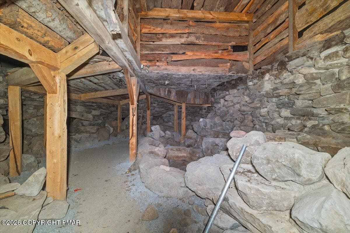 090-BLDG 3-25 - 159 Colony Village, Cresco, PA 18326, Cresco
