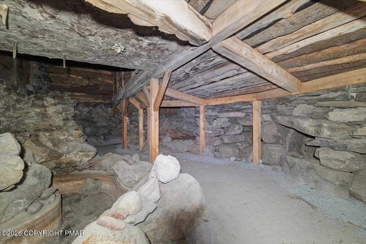 092-BLDG 3-27 - 159 Colony Village, Cresco, PA 18326, Cresco