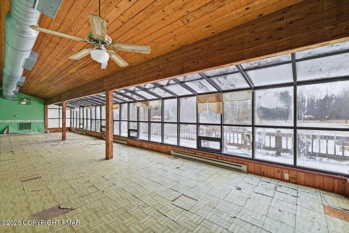 185-BLDG 8-24 - 159 Colony Village, Cresco, PA 18326, Cresco