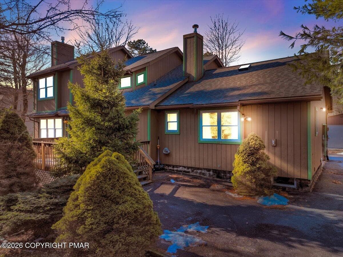 380 Clearview Drive, Long Pond, PA 18334