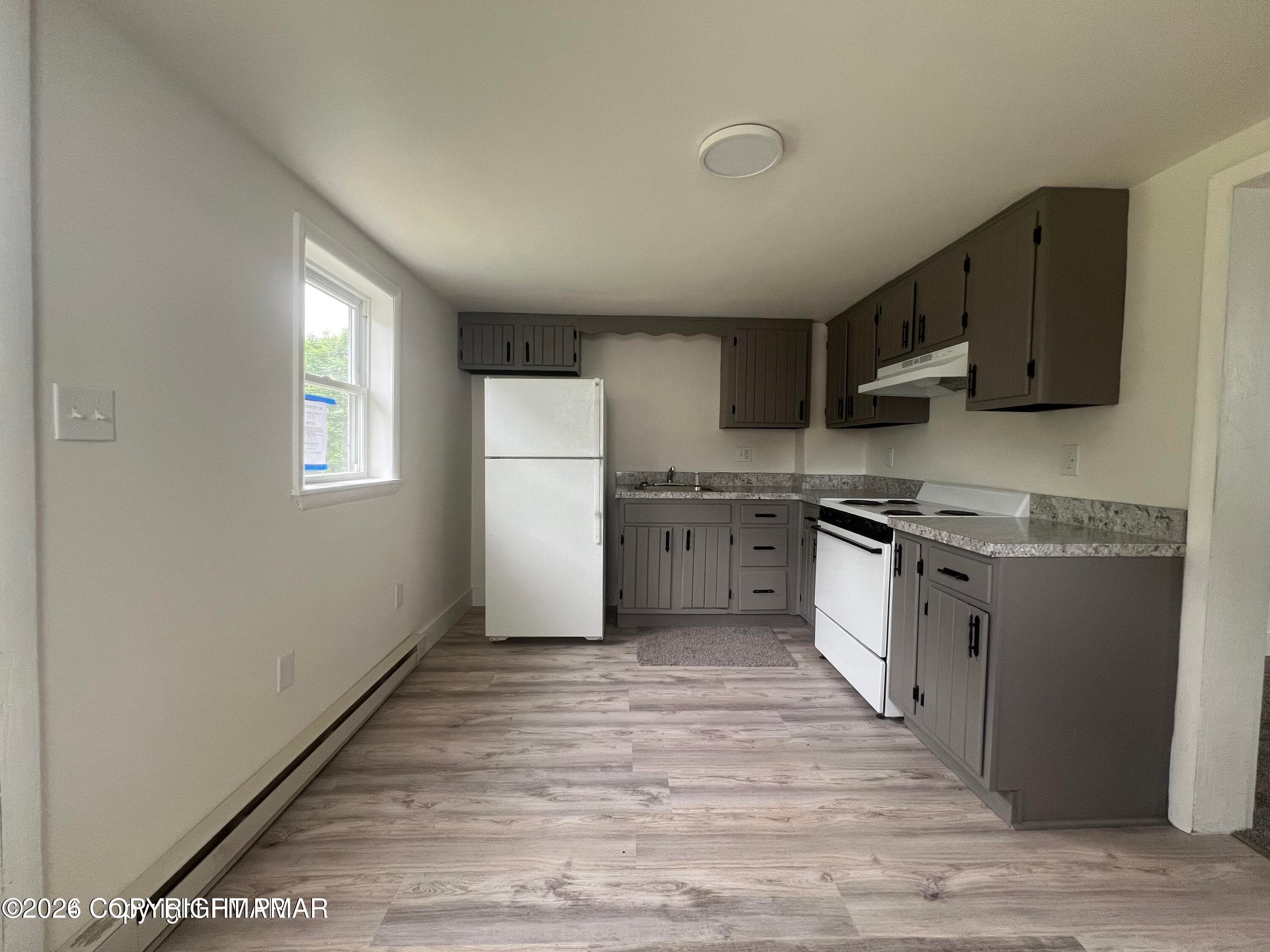 E main 06 - 16-18 E Main Street, Pen Argyl, PA 18072, Pen Argyl