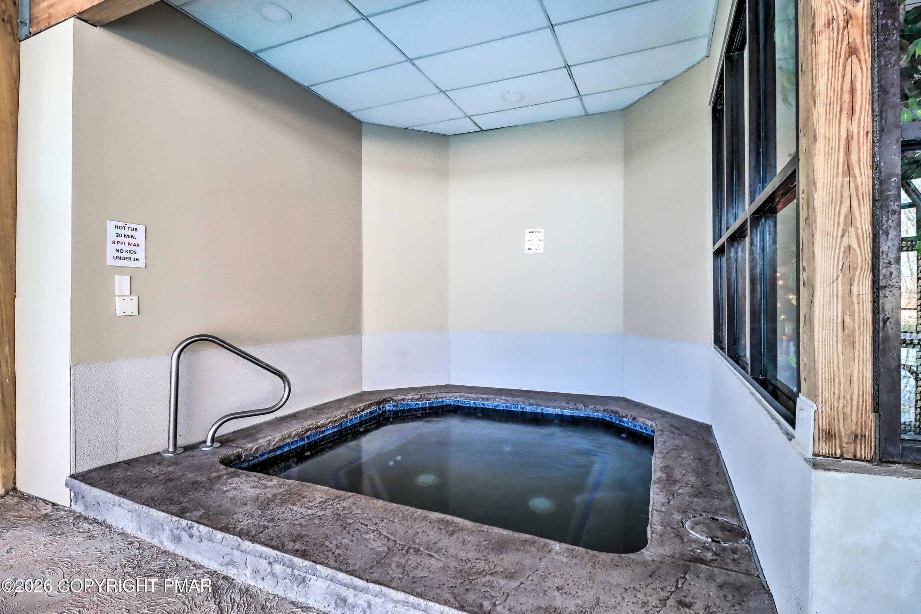 VAC hot tub - 87 Cross Country Lane, Tannersville, PA 18372, Tannersville