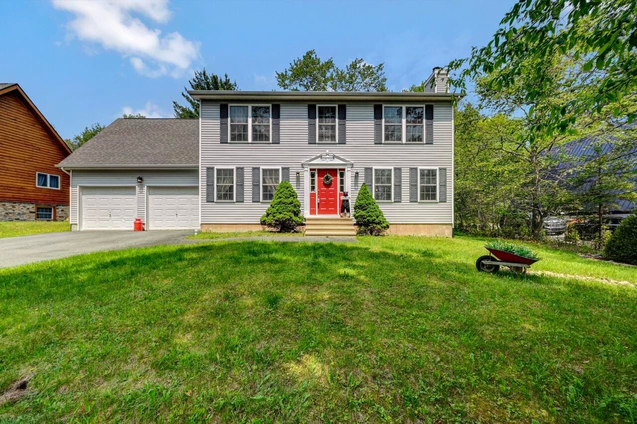 128 Embill Drive, Pocono Lake, PA 18347