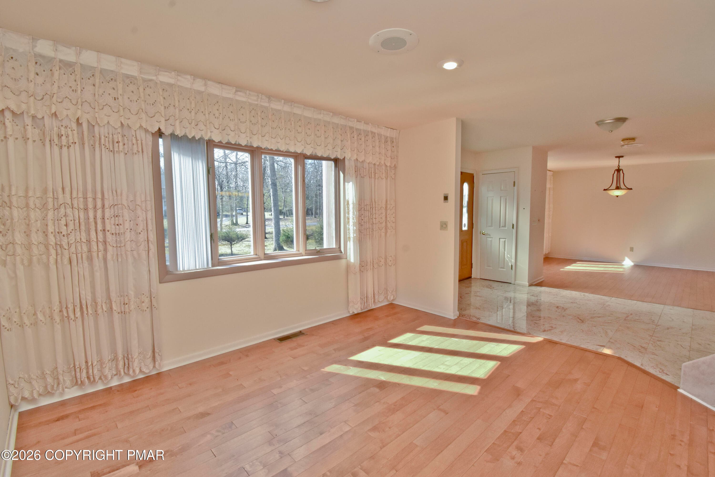 3 Living (2) - 214 Sunrise Loop, Henryville, PA 18332, Henryville