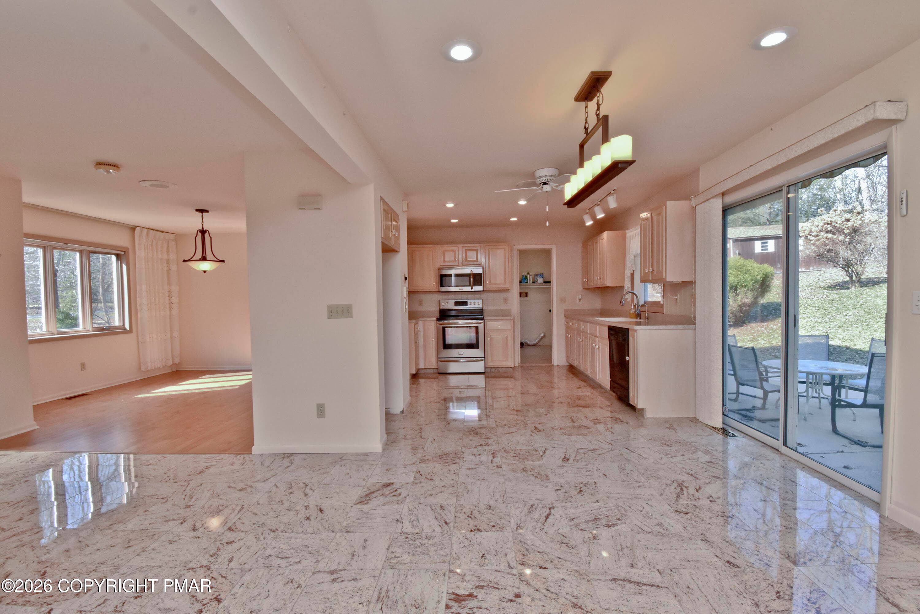 5 Kitchen (5) - 214 Sunrise Loop, Henryville, PA 18332, Henryville