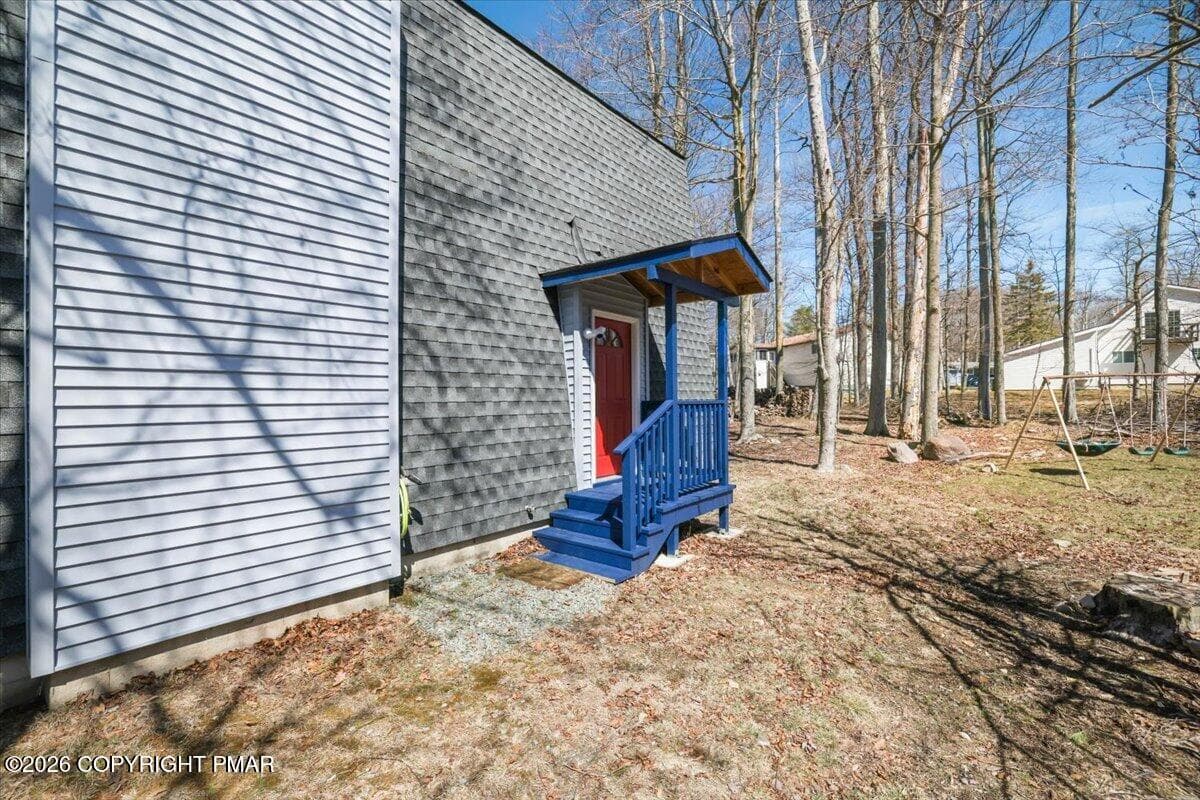 Side entrance - 8943 Deerfield Drive, Tobyhanna, PA 18466, Tobyhanna