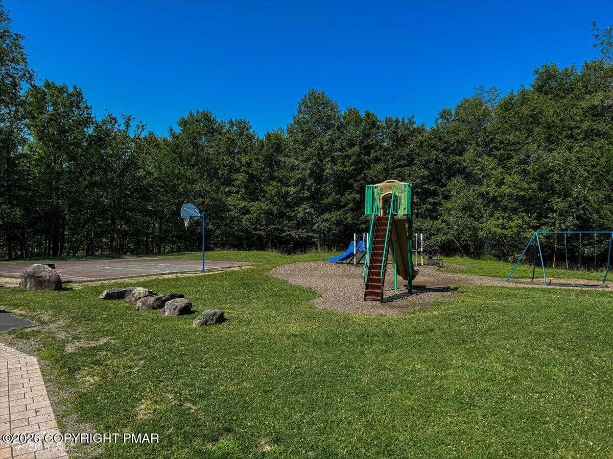 Comunity playground - 8943 Deerfield Drive, Tobyhanna, PA 18466, Tobyhanna